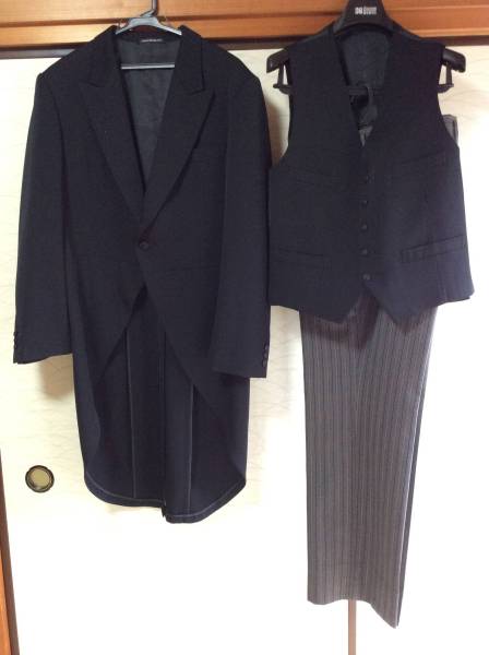 美品◇燕尾服◇モーニング◇3点セット◇サイズはA7です。