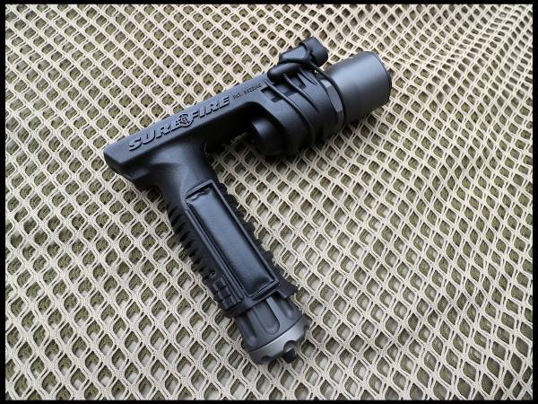 □シュアファイア【SUREFIRE】実物 M910A-WHウェポンライト□ surefire