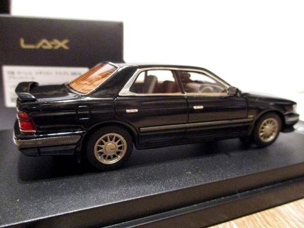 1/43 LA-X 日産 ローレル メダリスト クラブS 1989 Black Pearl 乗用車