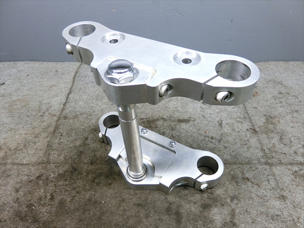 ホンダ シャドウ 400 社外 AD ステム 3WAY トリプルツリー 社外トリプルツリー ホンダ 210429スティード400(NC26-1110)□ 3WAY M240221SR400(1JR-335)☆ シャドウ４００(ホンダ)のバイクを探すならグーバイク