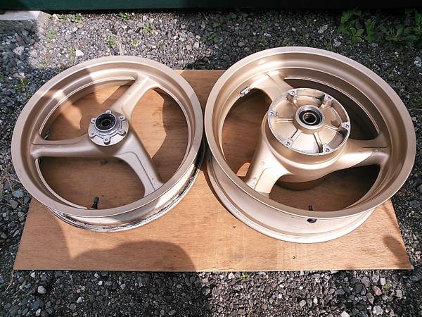 ＣＢ1300SF sc40　純正ホイール