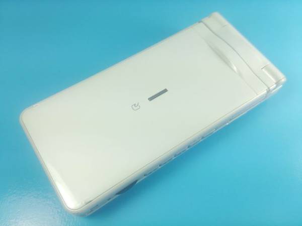 キレイです au CA006 ホワイト ロッククリア済 CASIO EXILIM
