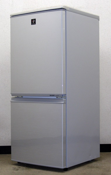 2012年製☆SHARP☆プラズマクラスター搭載☆137L冷蔵庫(6R91159)