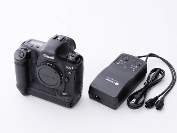 EOS-1D Mark II ボディ バッテリー 充電器付 実用品 キヤノン デジタル