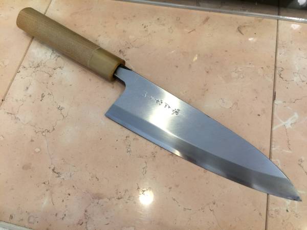 新品■出刃包丁210mm■水牛八角柄■相出刃？■訳あり