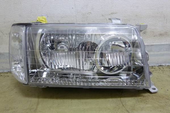 新品並.超美品☆15系クラウン☆後期☆純正HIDヘッドライト☆右側