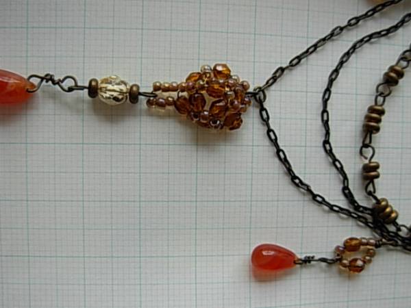 オレンジ雫の秋色ビーズネックレス_2