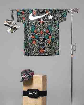 XS新品☆NikelabナイキラボリカルドティッシFloralDrifitTシャツ