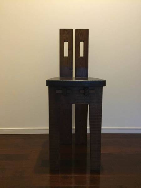 木工職人の手作り椅子