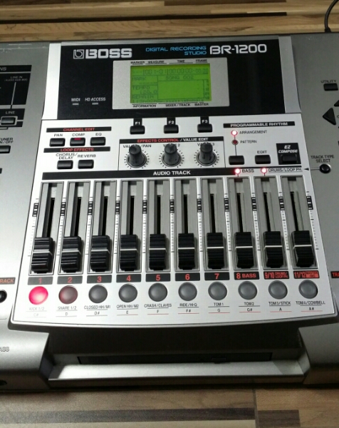 BOSS BR-1200 CD DIGITAL RECORDING STUDIO HDD MTR Digital Boss BR