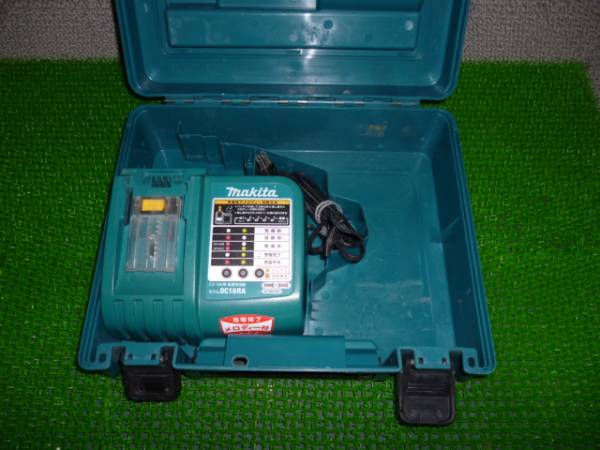 dd935☆マキタ 7.2-18V用急速充電器 DC18RA 収納箱付