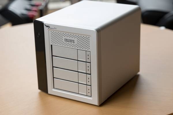 PROMISE Pegasus R4 Raid HDD 1TB×4（上級者向け） R4 Promise Pegasus
