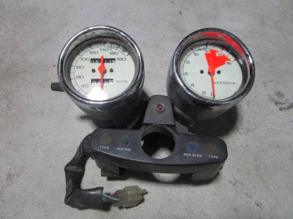 ゼファー ４００ 社外 スピードメーター レーサーにて使用 750