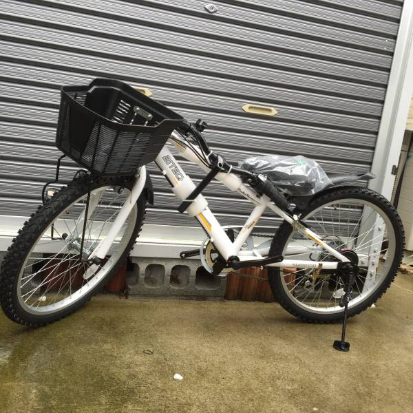 新品　２２インチホワイト　キッズ自転車