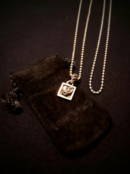 クロムハーツ　フレームドハートネックレス