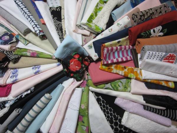 ★はぎれ祭り♪お楽しみセット♪ケースに満杯です★75枚以上♪