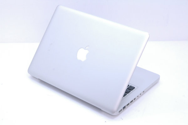 ▼ジャンク MacBook 2.4GHz MB467J/A [2G/250G/SD] Late2008