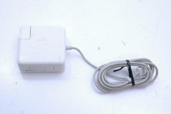 ▼ジャンク MacBook 2.4GHz MB467J/A [2G/250G/SD] Late2008