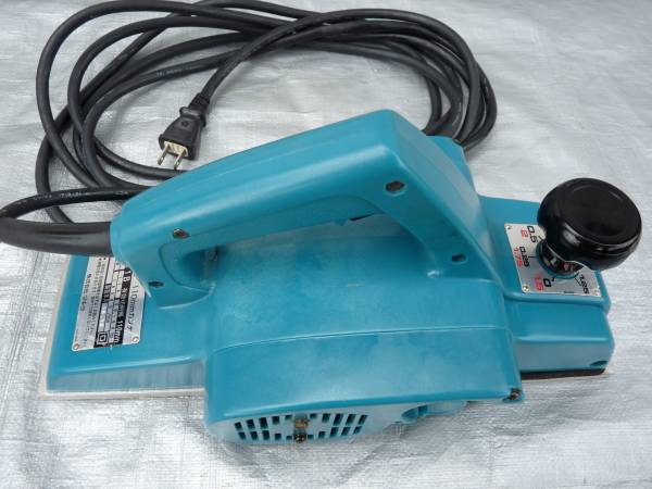 マキタ 1911B 電気カンナ 替刃式 makita 電動カンナ100v W110 型番 