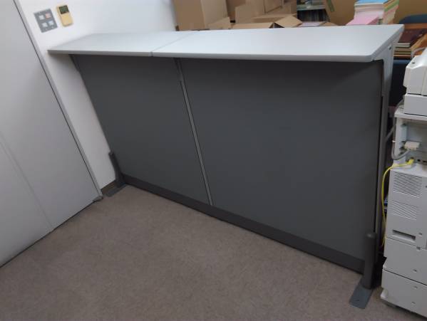 【大阪市内引取のみ】パーティション　受付カウンター台