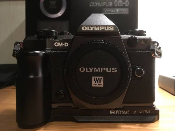 カメラ 【良品】オリンパス OLYMPUS E-P2 ボディ 元箱・付属品多数付き