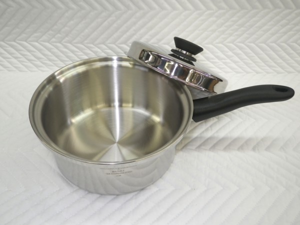 アムウェイQueen 大ソースパン 未使用品 微キズ有 amway 鍋 ソースパン