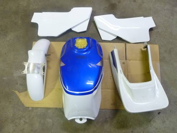 CBR400F外装セット　BEETテール付き