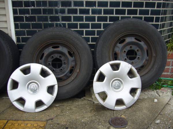 200系ハイエース純正　ホイル4本セット　タイヤ付　中古品