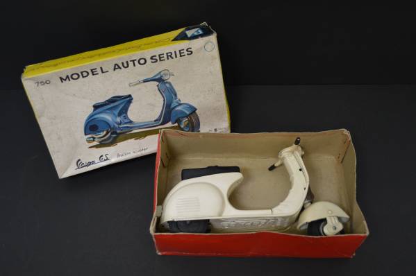 萬代屋　Vespa gs ブリキ　ベスパ　BCバンダイ □BCバンダイ Vespa G.S. ブリキ おもちゃ 1950年代 箱付 【公式通販】