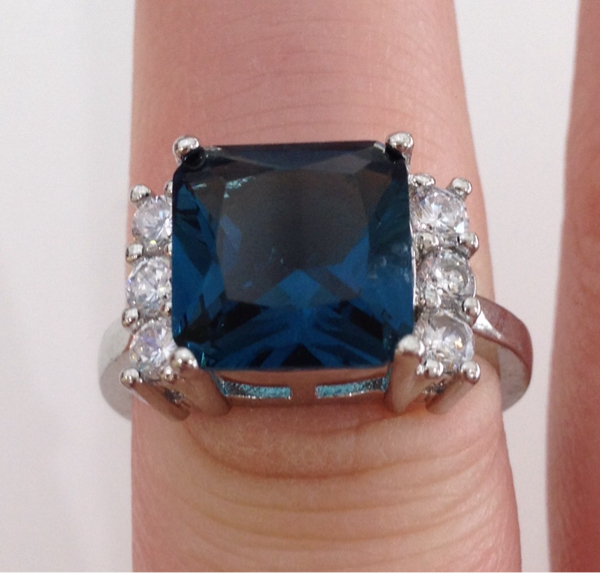 ロンドンブルートパーズの指輪 15号