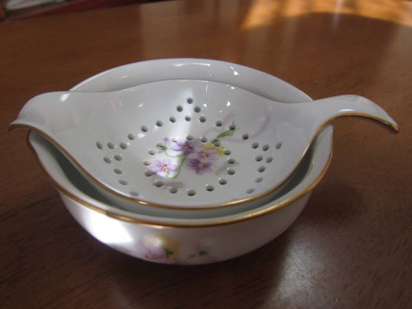 大倉陶園　ティーストレーナー　スミレ