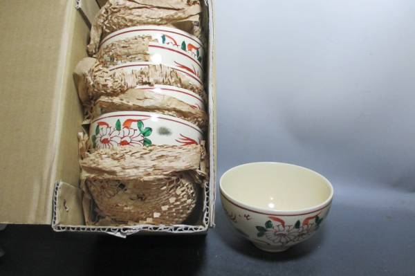 A 昌山　花文　数茶碗　8客