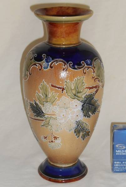 美術品・アンティーク・コレクション ロイヤルドルトン 金彩瑠璃花瓶