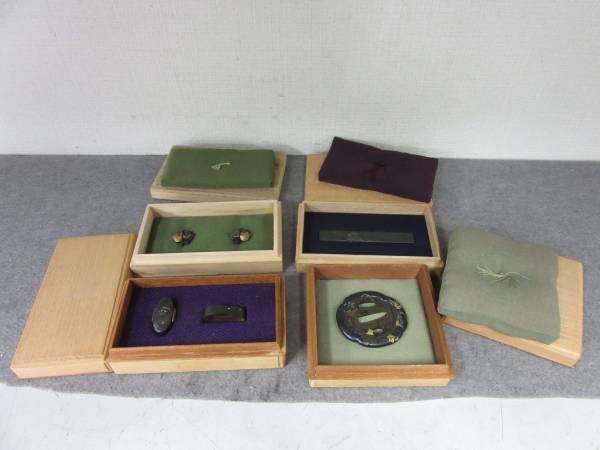 刀装具 4箱まとめセット 日本刀小柄/鍔/縁/頭 在銘 共箱 3381 xvpbvx