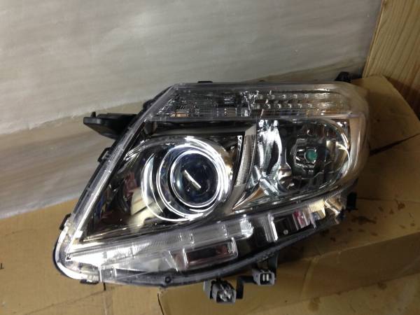 80 前期 ノア　エスクァイア 左 LED ヘッドライト エスクァイア ノア 80系 左LEDヘッドライト 28－227 パーツ トヨタ純正