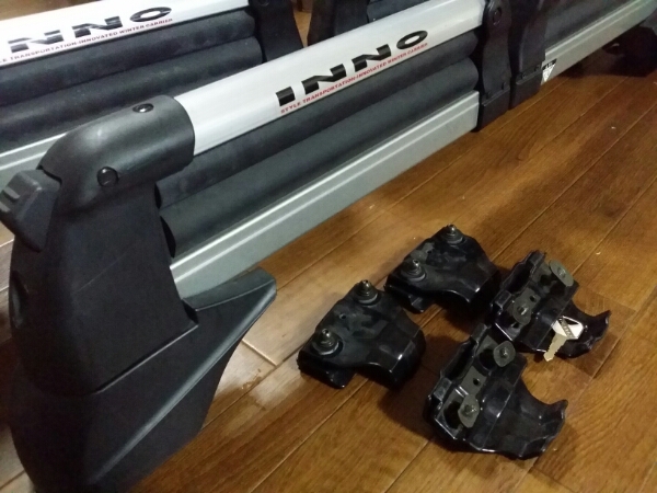 INNO TX 701 特殊ルーフレール TRフック付き　ダイレクト 707