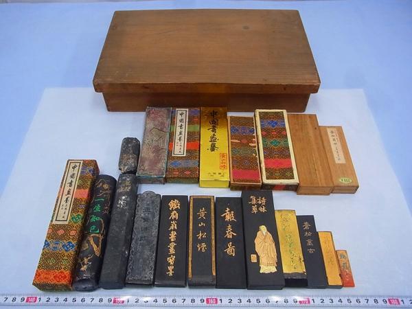 中国書画墨 上海墨廠出品 鉄斎翁書画宝墨 - 油煙101 メルカリ 徽歙