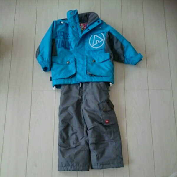 ☆スキーウェア100cm☆ AIRWALK 男の子 調整可☆裾に難あり