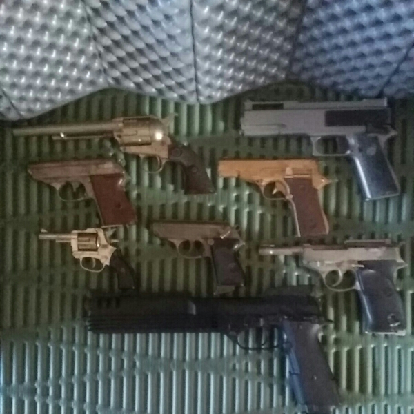 昭和レトロ 鉄製 拳銃 薬莢 モデルガン ピストル 火薬 玩具 鉄砲 その他 売買されたオークション情報 Yahooの商品情報をアーカイブ公開 オークファン Aucfan Com