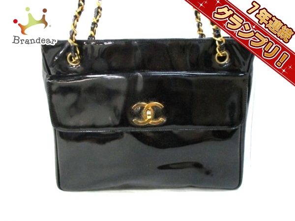 シャネル ショルダーバッグ - 黒 エナメル（レザー） CHANEL