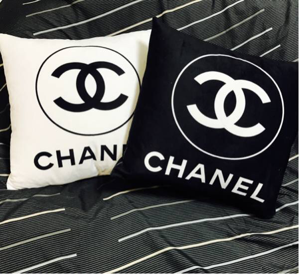 シャネル　ノベルティ　クッション シャネルCHANELノベルティクッションカバーセット 【公式通販】