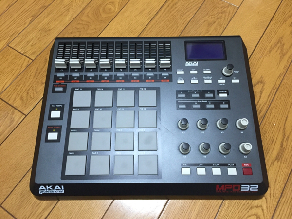 AKAI MPD32 MPC MIDI コントローラー 動作OK サンプラー LIVE 値下げ