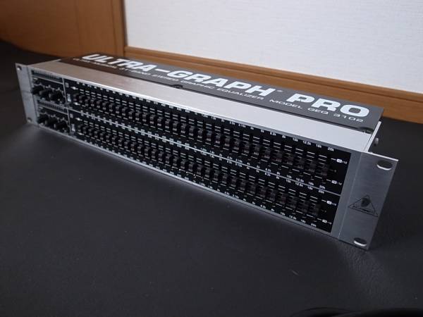 ベリンガー BEHRINGER GEQ 3102 グラフィックイコライザー 31バンド 完