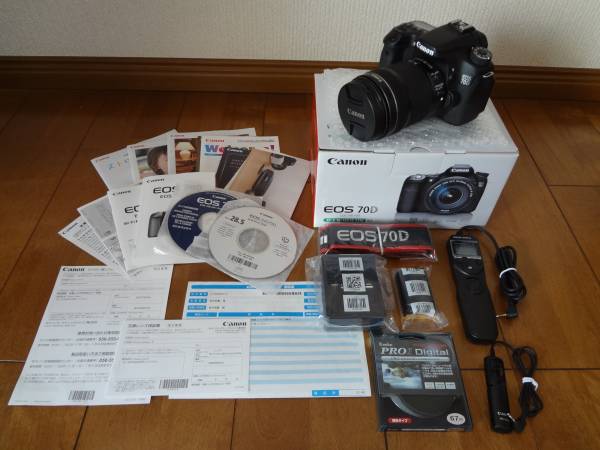 Canon EOS 70d レンズキット　おまけレンズ付き EOS 70D Canon 送料無料！ (おまけ付き) 付)