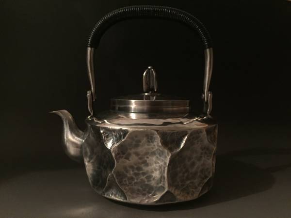 純銀保証 榮真 湯沸 矢の摘 岩敷 銀瓶 茶道具/刻印有