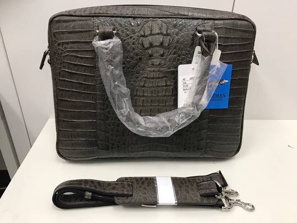 CENTER>商品の状態<BR>**********<BR>★ 商品サイズ：約28×9ｃｍ。總重約1550g。<BR>     ★ ゆうパック1130円。(九州1230円.北海道1440円 沖縄1430円)。<BR>サイズが1000mm超える：1400円，(九州1600円.北海道1730円 沖縄1820円)<BR>サイズが1200mm超える：1600円，(九州1830円.北海道2030円 沖縄2160円)<BR>サイズが1400mm超える：1800円，(九州1930円.北海道2250円 沖縄2370円)<BR>★ 台座なし<BR>===================================================================================<BR> 注 意 事 項<BR>***********<BR>===================================================================================<BR>★掲載されている画像の色はできる限り再現する様にはしておりますが、ＰＣの環境等により実際と<BR>多少異なる場合がございます。また年鑑掲載画像につきましては、あくまで参考程度にお考えくださ<BR>い。<BR>===================================================================================<BR>★商品の実見や電話での状態の説明は行っておりません。掲載画像と説明欄にてご判断ください。<BR>===================================================================================<BR>★説明文はあくまでも補助的なものなので、写真をしっかり見て、個数、またキズ・カケ・汚れ・ニュウ<BR>等をご確認ください。判断ができない場合は入札をお控えください。<BR>===================================================================================<BR>★当方で扱っているものはすべて一度人の手に渡ったものです。完品をお求めになる方はご入札を<BR>お控えください。また、ほこり・汚れ・匂い等ございますので、神経質な方のご入札はご遠慮ください。<BR>===================================================================================<BR>★当店の商品は古い物が多い、画像のみの判断になりますので、基本的に当店が本物と確信できる<BR>物以外は本物とは言われません、落札後のクレームや返品は固くお断り申し上げます。<BR>===================================================================================<BR>★取引トラブルが多い為、新規の方、悪い評価が多い方の入札は入札前に質問欄からご連絡下さい。<BR>ご連絡のない入札は削除を行う場合がありますのでご了承ください。<BR>===================================================================================<BR>★落札後24時間以内に、必ず連絡の取れる方、３日以内にご入金できる方のみご入札ください。<BR>===================================================================================<BR>★数ある商品の中からこちらの商品を御観覧いただきありがとうございます。<BR>===================================================================================<BR>★通常、ご送金を確認した翌日に発送しています<BR>===================================================================================<BR>★送料の範囲内で可能な限り厳重で丁寧な梱包を心掛けています