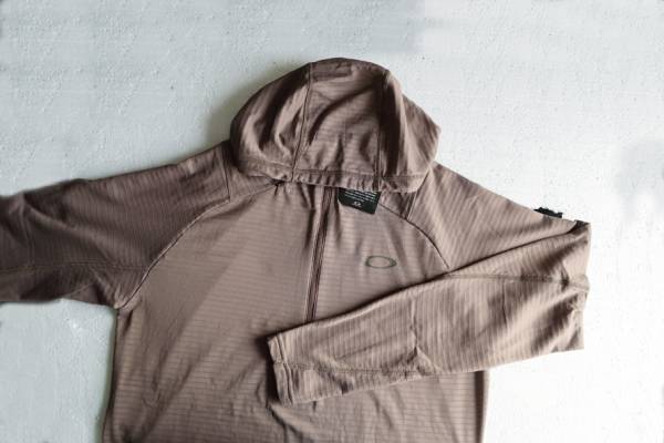  オークリー トレーニングジャケット XL ブラウン(オークリー)｜売買されたオークション情報、yahooの商品情報をアーカイブ公開 - オークファン ジャンパー、ジャケット