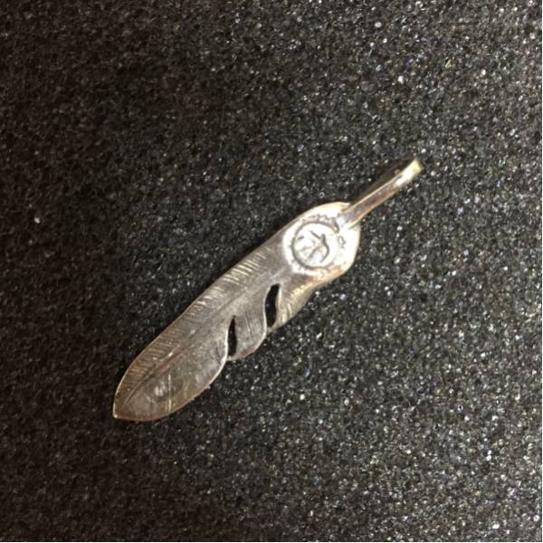 ゴローズ プレーンフェザー 大 右向き 原宿 goro's オールド_2