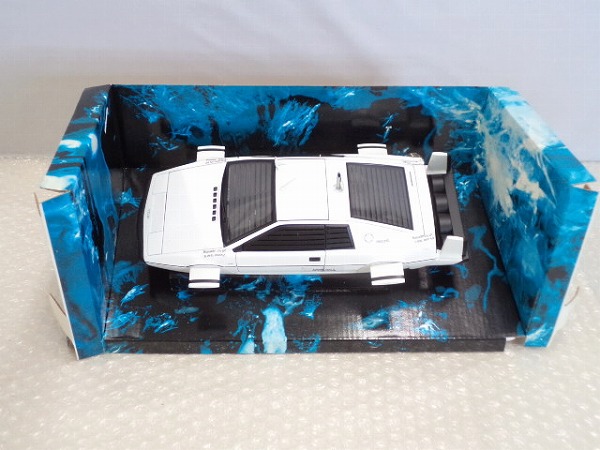 オートアート 007 私を愛したスパイ 1/18 ロータス エスプリ サブマリン / ミニカー