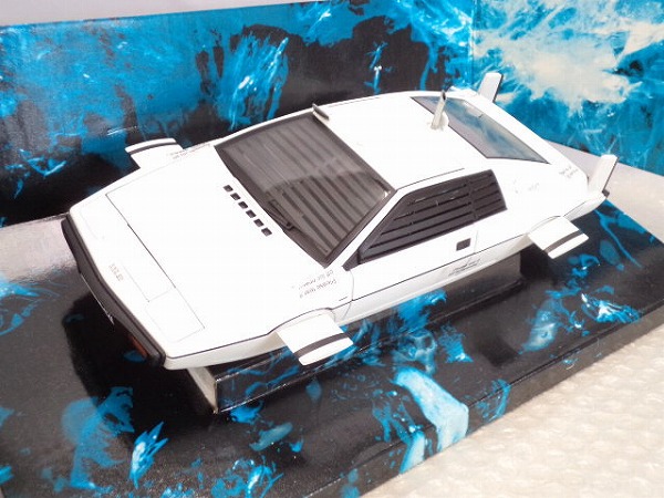 オートアート 007 私を愛したスパイ 1/18 ロータス エスプリ